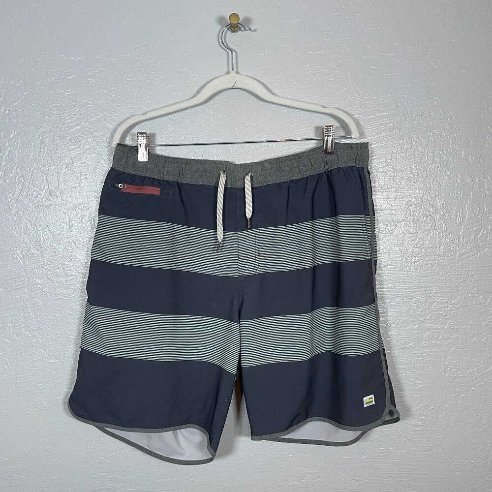 Vuori Men XL Blue White Stripe Banks Shorts Pockets Drawstring Athleisure